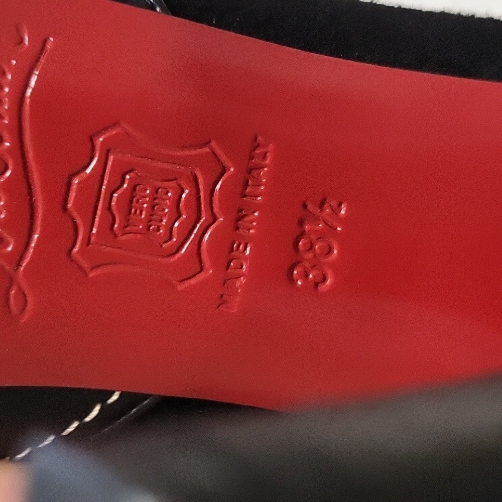 Christian Laboutin heels - Picture 3 of 10